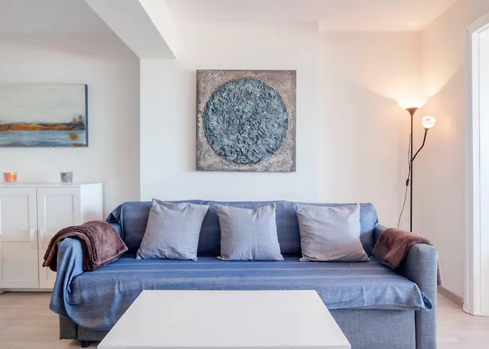 Eden Roc Beachfront Apartments